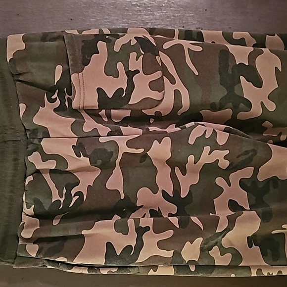 Sweatpants camo. - Picture 4 of 4